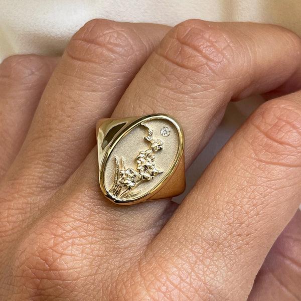 Starling AUGUST BIRTH FLOWER SIGNET RING
