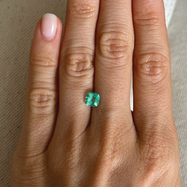 Starling BESPOKE 0.71CT COLOMBIAN EMERALD