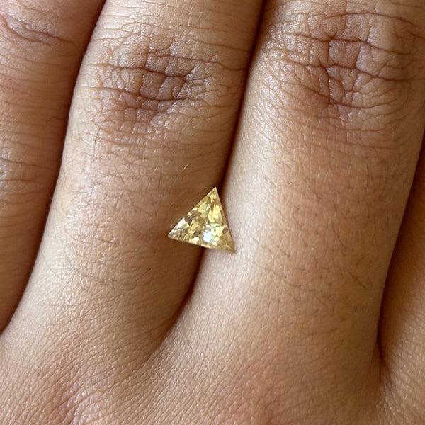 Starling BESPOKE 0.91CT TRILLIANT YELLOW SAPPHIRE