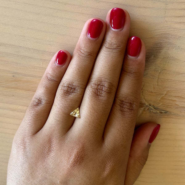 Starling BESPOKE 0.91CT TRILLIANT YELLOW SAPPHIRE