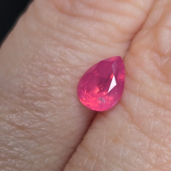 Starling BESPOKE 1.06CT HOT PINK SPINEL