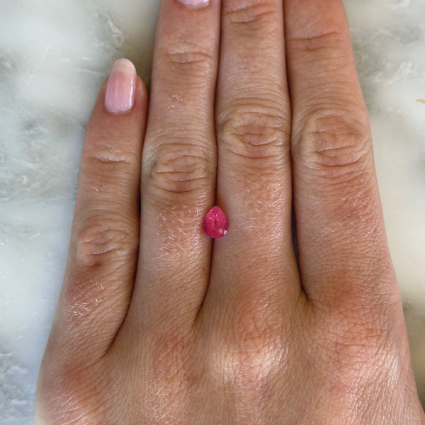 Starling BESPOKE 1.06CT HOT PINK SPINEL