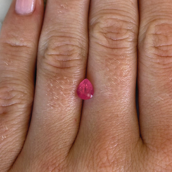 Starling BESPOKE 1.06CT HOT PINK SPINEL
