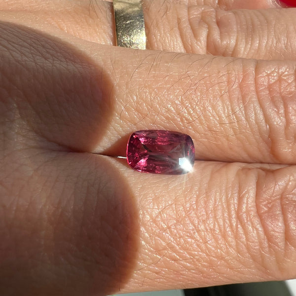 Starling BESPOKE 1.90CT PINKISH RED SPINEL