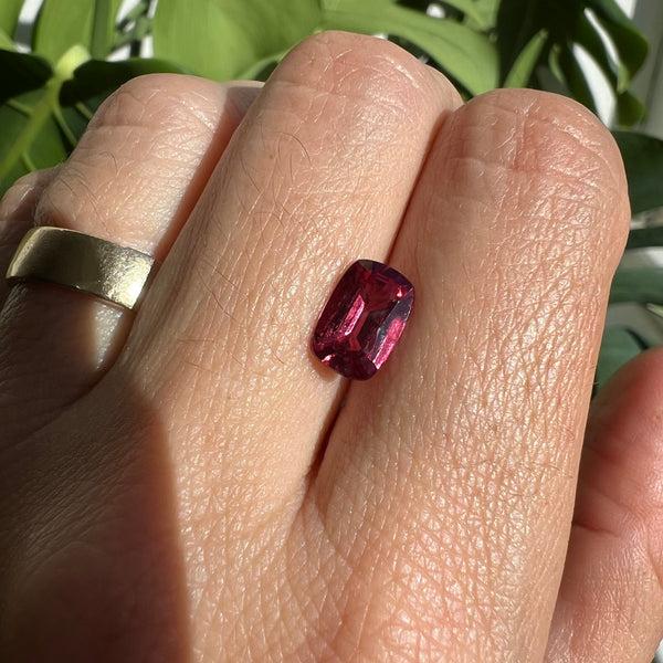 Starling BESPOKE 1.90CT PINKISH RED SPINEL