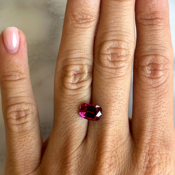 Starling BESPOKE 2.22CT RASPBERRY TOURMALINE