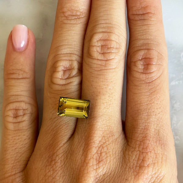 Starling BESPOKE 4.70CT LIGHT GREEN TOURMALINE