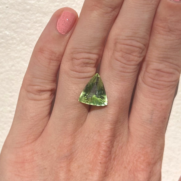 Starling BESPOKE 5.67CT CHROMITE PERIDOT RING