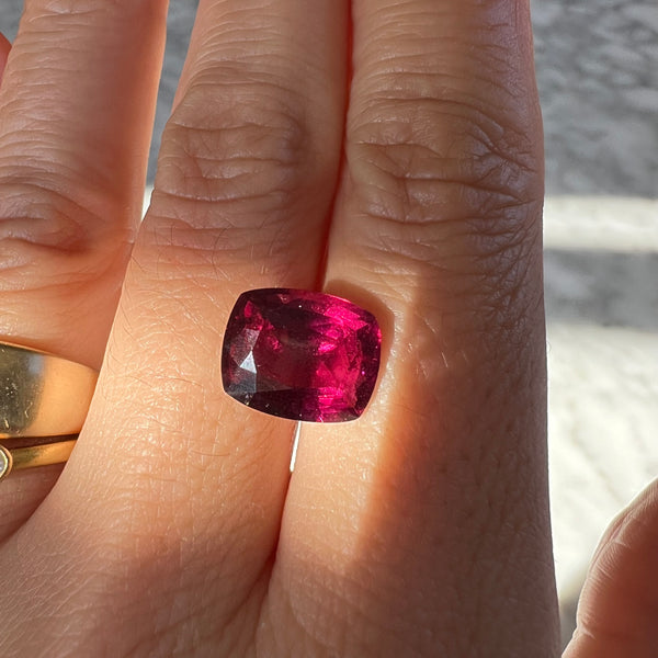Starling BESPOKE 6.11CT RHODOLITE GARNET