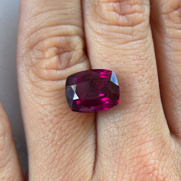 Starling BESPOKE 6.11CT RHODOLITE GARNET
