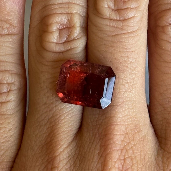 Starling BESPOKE 8.30CT BROWNISH PINK TOURMALINE