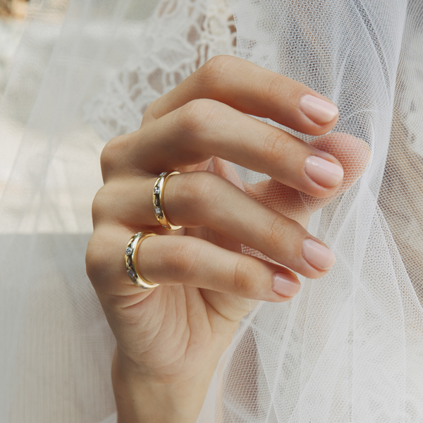 Starling Carre Diamond Flush Set Round Band