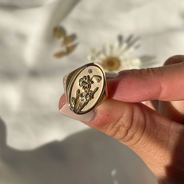Starling MARCH BIRTH FLOWER SIGNET RING