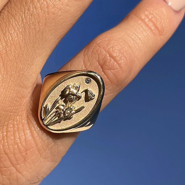 Starling MARCH BIRTH FLOWER SIGNET RING