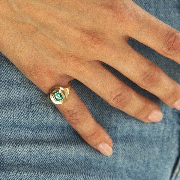 Starling MUZO EMERALD RIPPLE RING