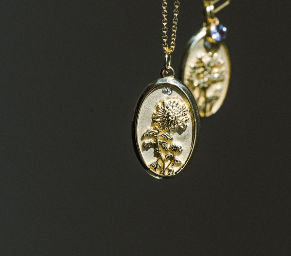 Starling NOVEMBER BIRTH FLOWER CHARM