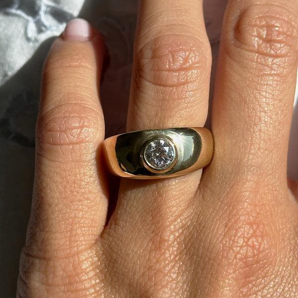 Starling ROUND DIAMOND BEZEL CLOUD RING