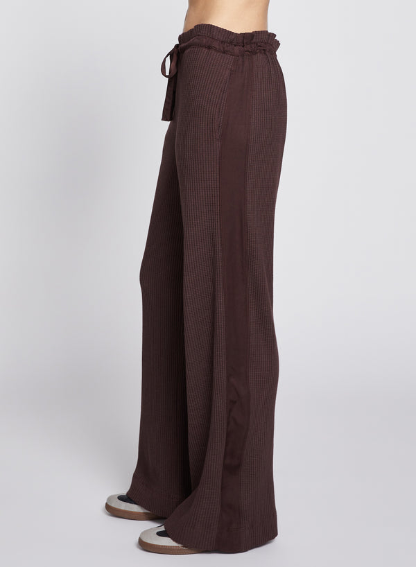Stateside Luxe Thermal Ruched Waist Pant In Espresso