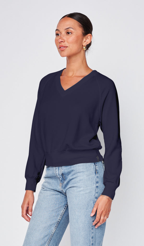 Stateside Softest Fleece Raglan V-Neck Pullover In New Navy