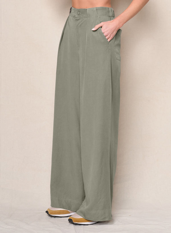 Stateside Drapey Twill Wide Leg Trouser In Thyme