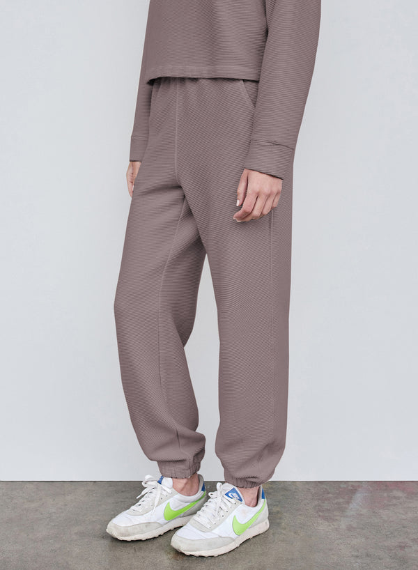 Stateside Horizontal Rib Sweatpant In Walnut