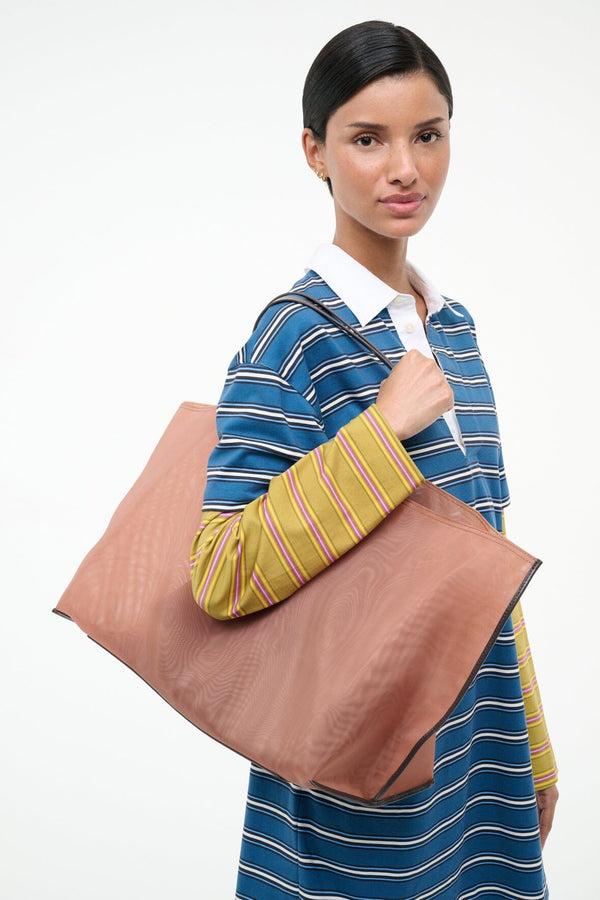 Staud CHRISTOS LARGE MESH TOTE CAMEL