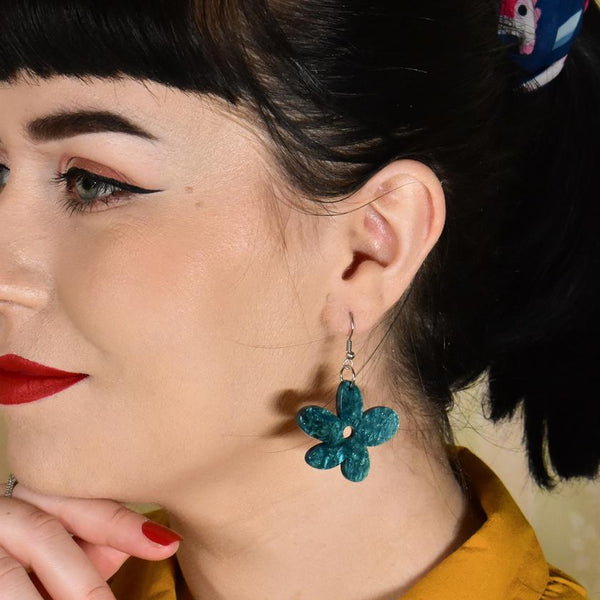 Steady Clothing Flower Ripple Glitter Resin Drop Earrings In Green