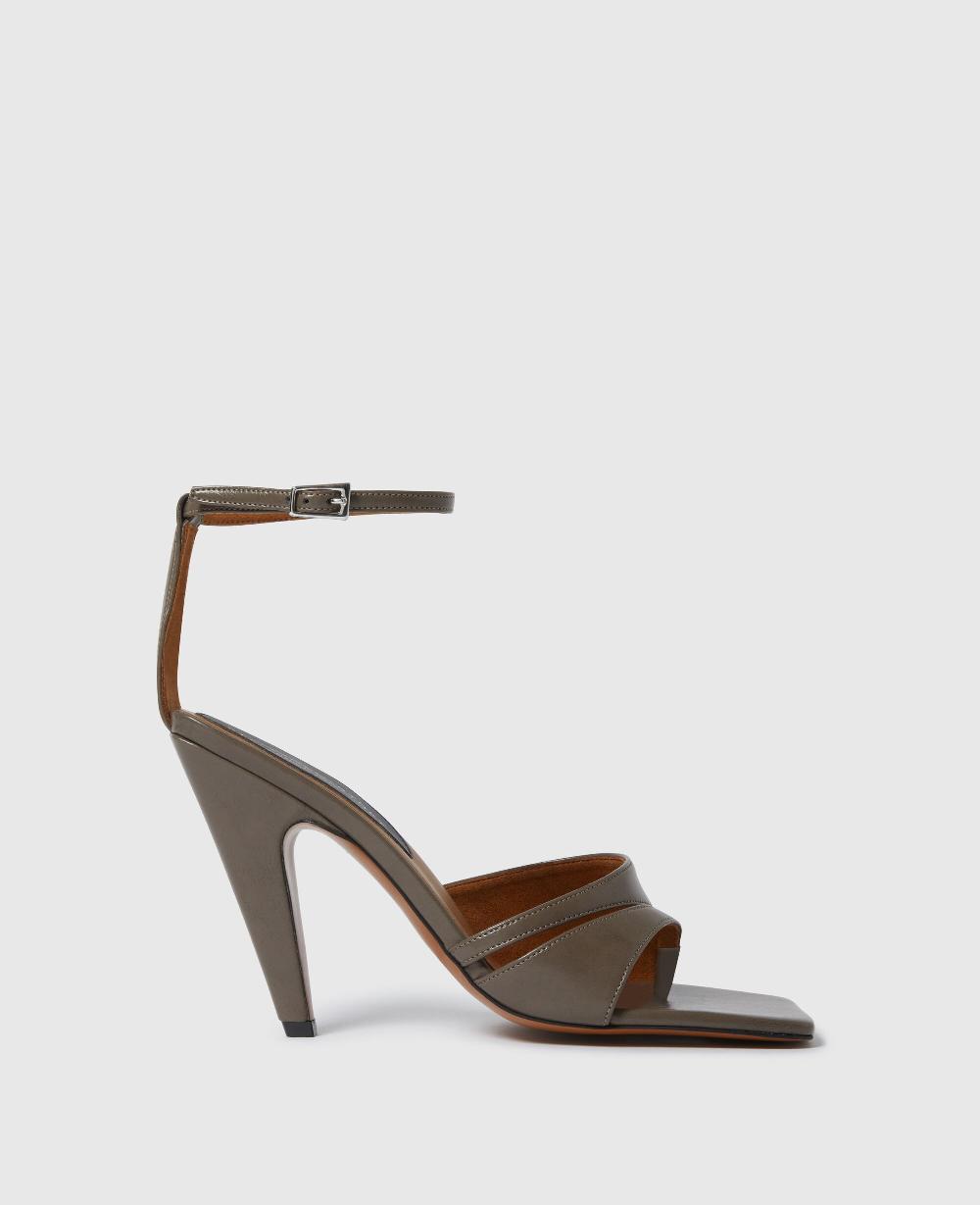 stella Stella Spur Heeled Pump