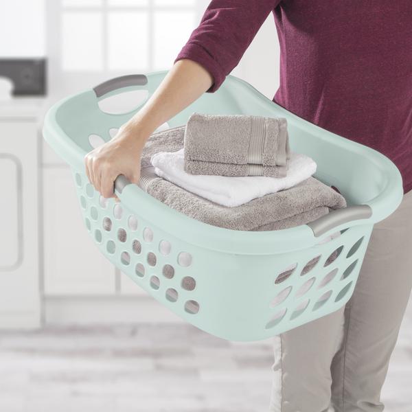 Sterilite 1210 – 1.25 Bushel Ultra™ HipHold Laundry Basket