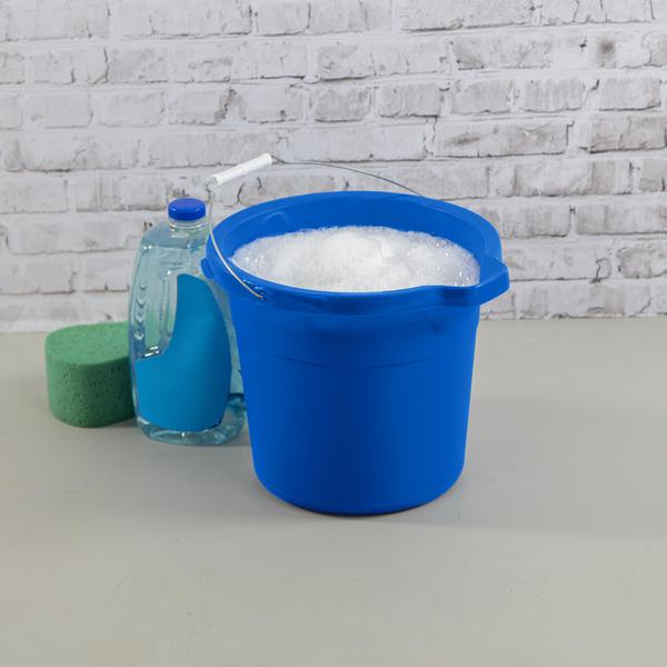Sterilite 1123 – 12 Qt. Spout Pail