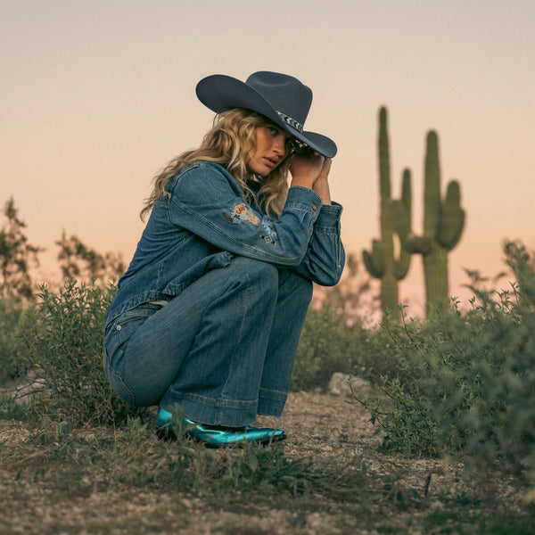 Stetson Embroidered Denim Button-Up Cropped Shirt