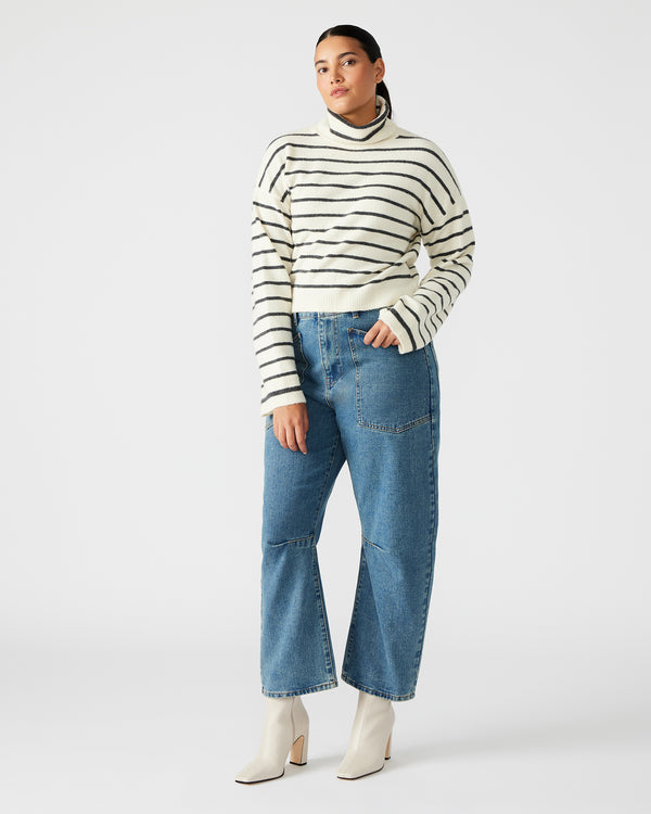 Steve Madden Narsha Sweater White/black NARSHASWEATERWHITE/BLACK