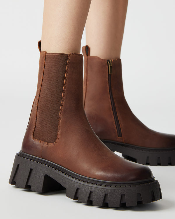 Steve Madden Charges Brown Distressed