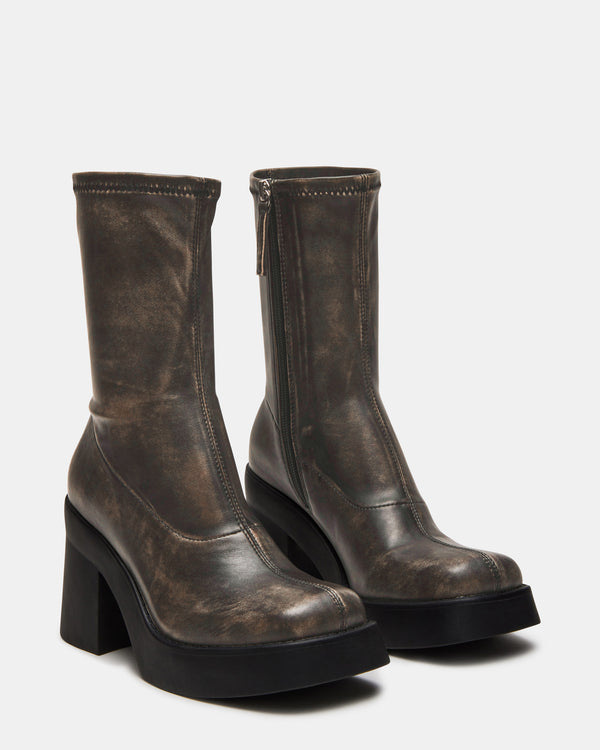 Steve Madden Klayton Brown Distressed