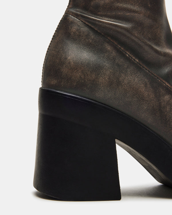 Steve Madden Klayton Brown Distressed