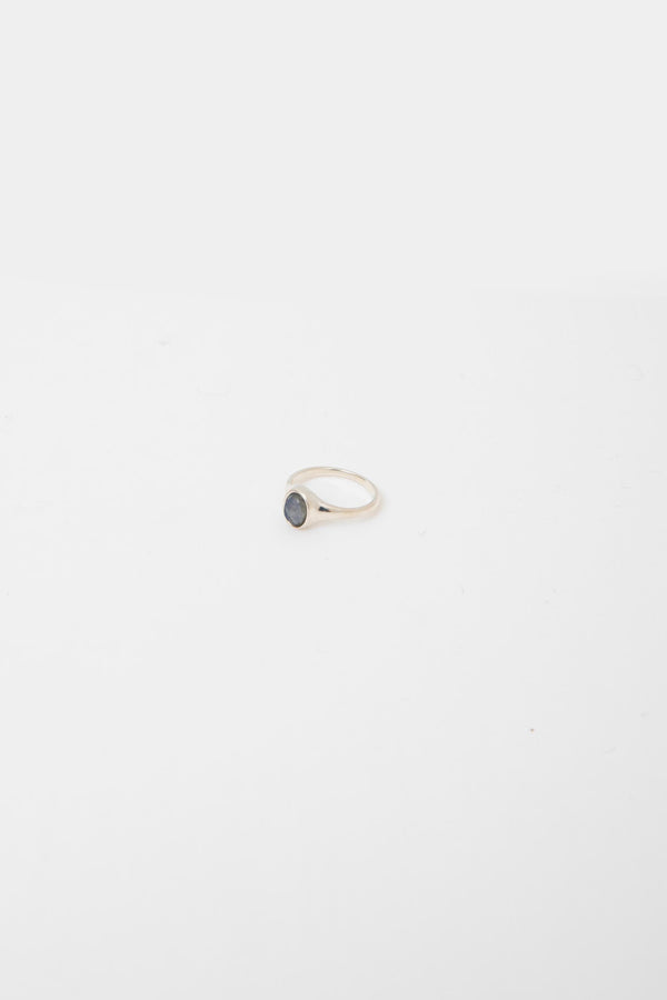 still by hand Garden of eden / Oval signet ring (LABRADORITE) XS / ED26SS-157