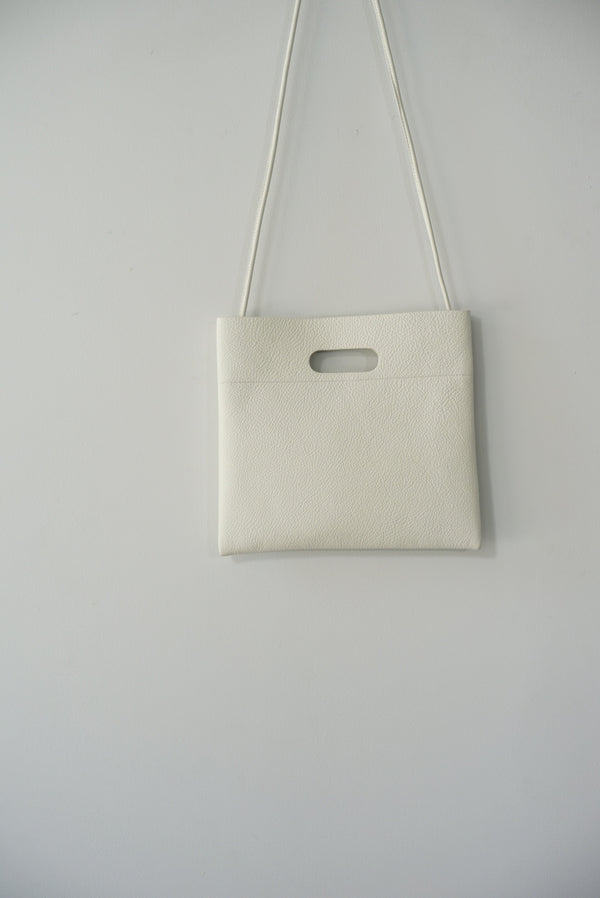 Still By Hand Aeta / PG09　FLAT SHOULDER