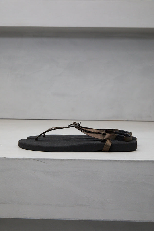 still by hand BEAUTIFUL SHOES / BAREFOOT SANDALS