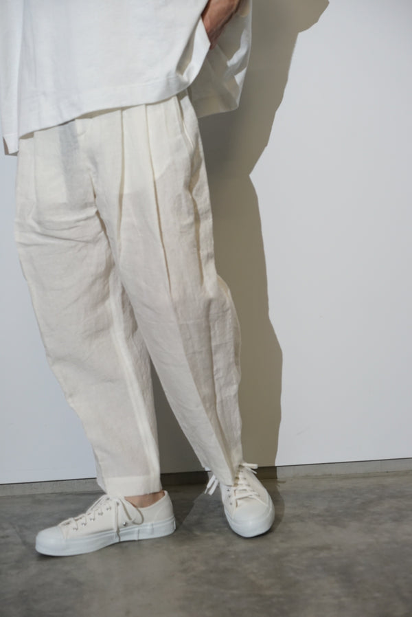 Still By Hand HED MAYNER / 4 PLEAT PANT WHITE LINEN