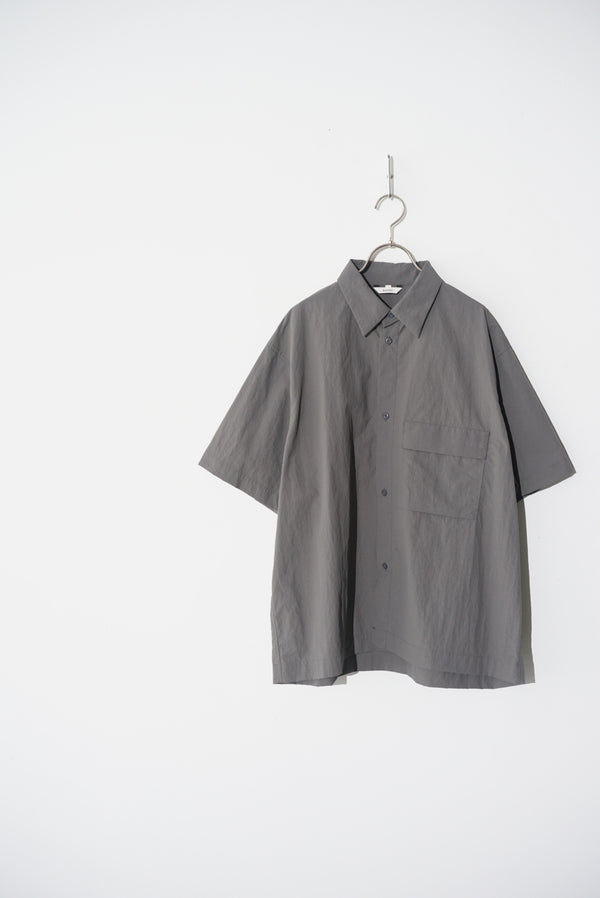 Still By Hand Kontor / SS TECH SHIRT
