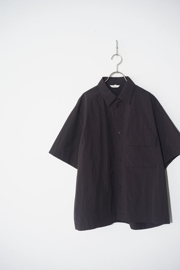still by hand kontor / SS TECH SHIRT