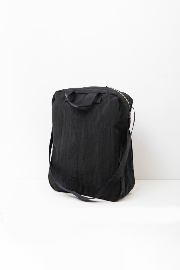 still by hand MAN-TLE / Zip Tote / R0 B0