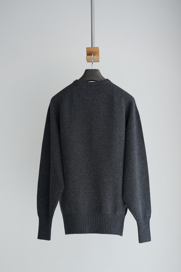 Still By Hand POSTELEGANT / Fine Wool Pull-Over Knit