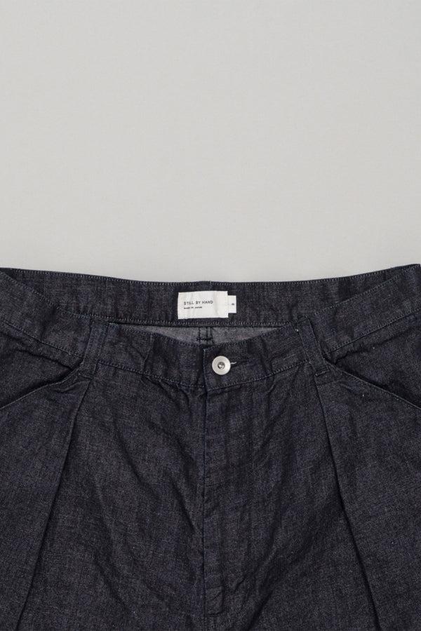 Still By Hand STILL BY HAND / DN02261