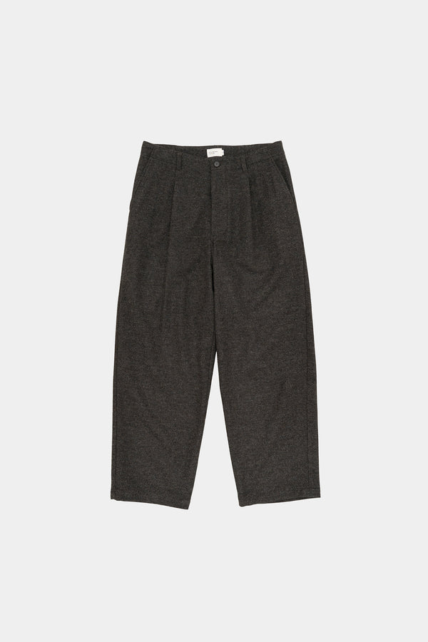 still by hand STILL BY HAND / PT04253