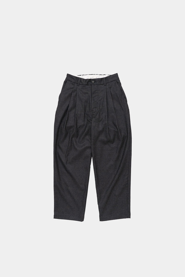 still by hand STILL BY HAND / PT04254