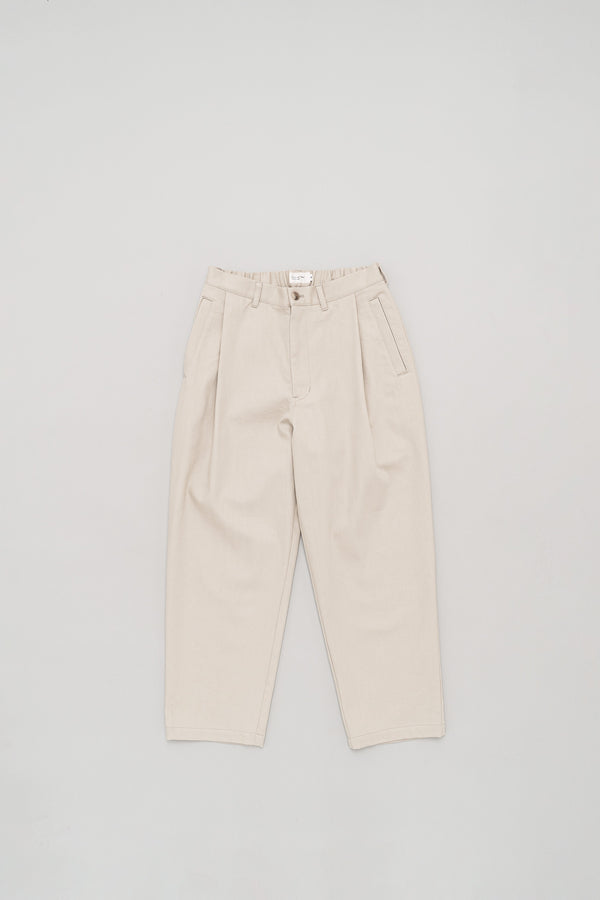 still by hand STILL BY HAND / PT07254