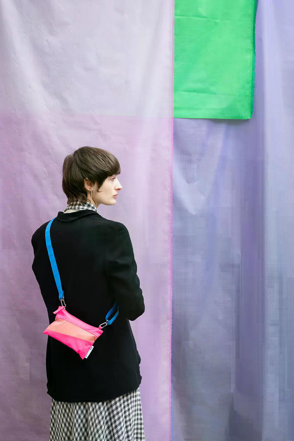 Still By Hand SUSAN BIJL / Flash The New Pouch S