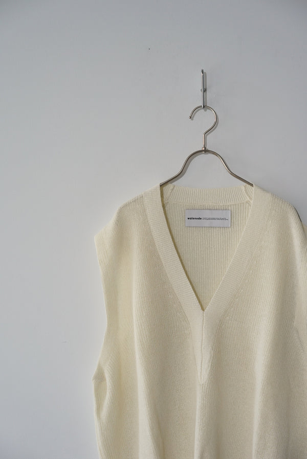 Still By Hand Walenode / Paper Wool Deep V-neck Vest