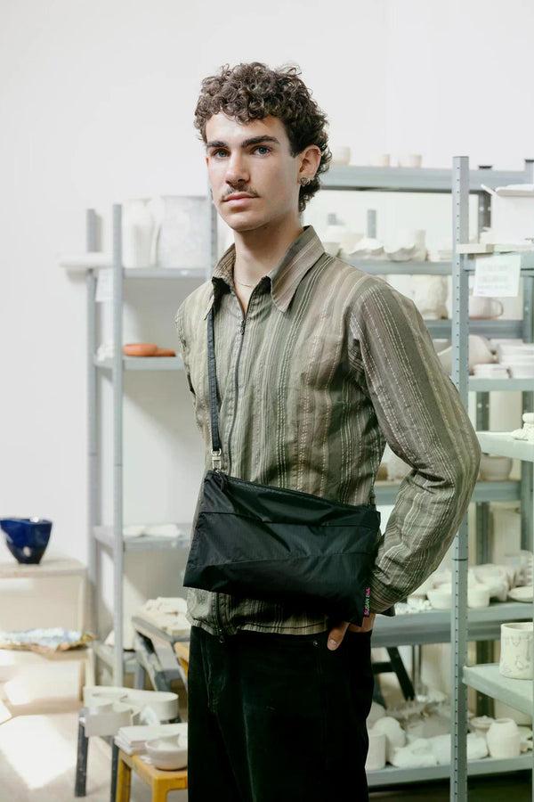 still by hand SUSAN BIJL / Black & Black The New Pouch M